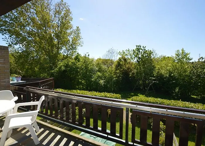 Vennewei Lelie * Den Burg